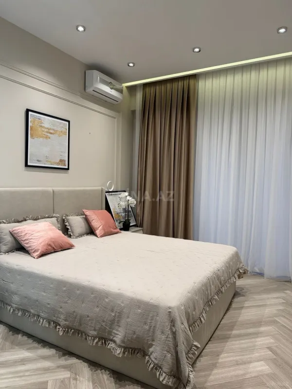 Kirayə verilir 2 otaqlı mənzil 68 m²