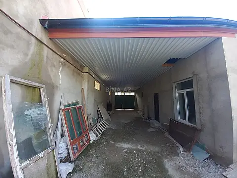 Satılır 10 otaqlı həyət evi 630 m²