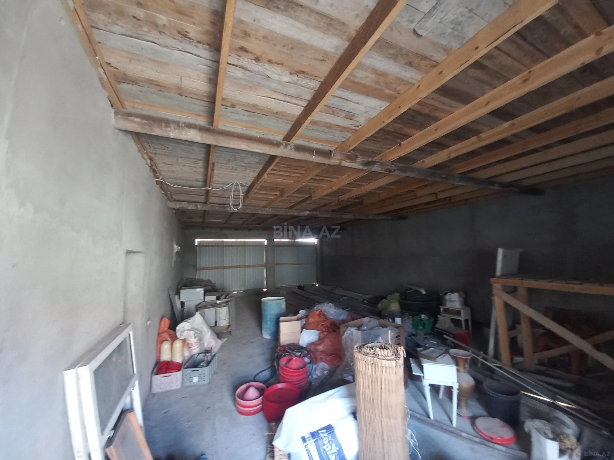 Satılır 10 otaqlı həyət evi 630 m²