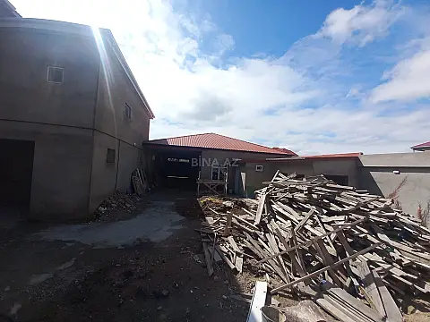 Satılır 10 otaqlı həyət evi 630 m²