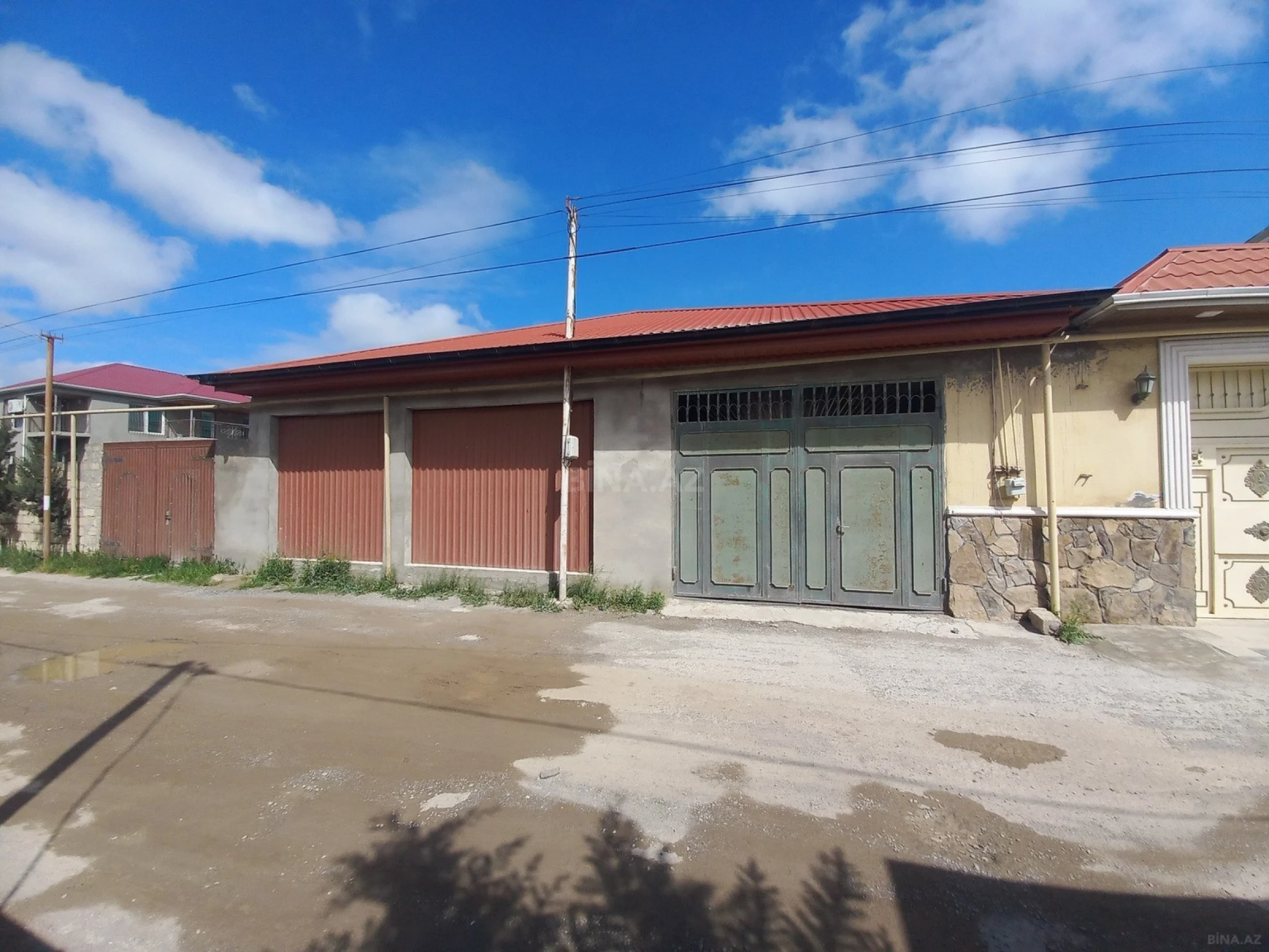 Satılır 10 otaqlı həyət evi 630 m²