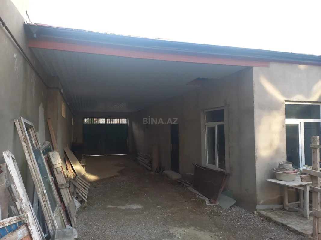 Satılır 10 otaqlı həyət evi 630 m²
