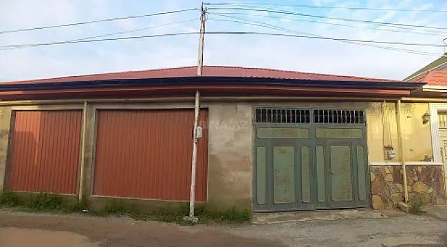 Satılır 10 otaqlı həyət evi 630 m²