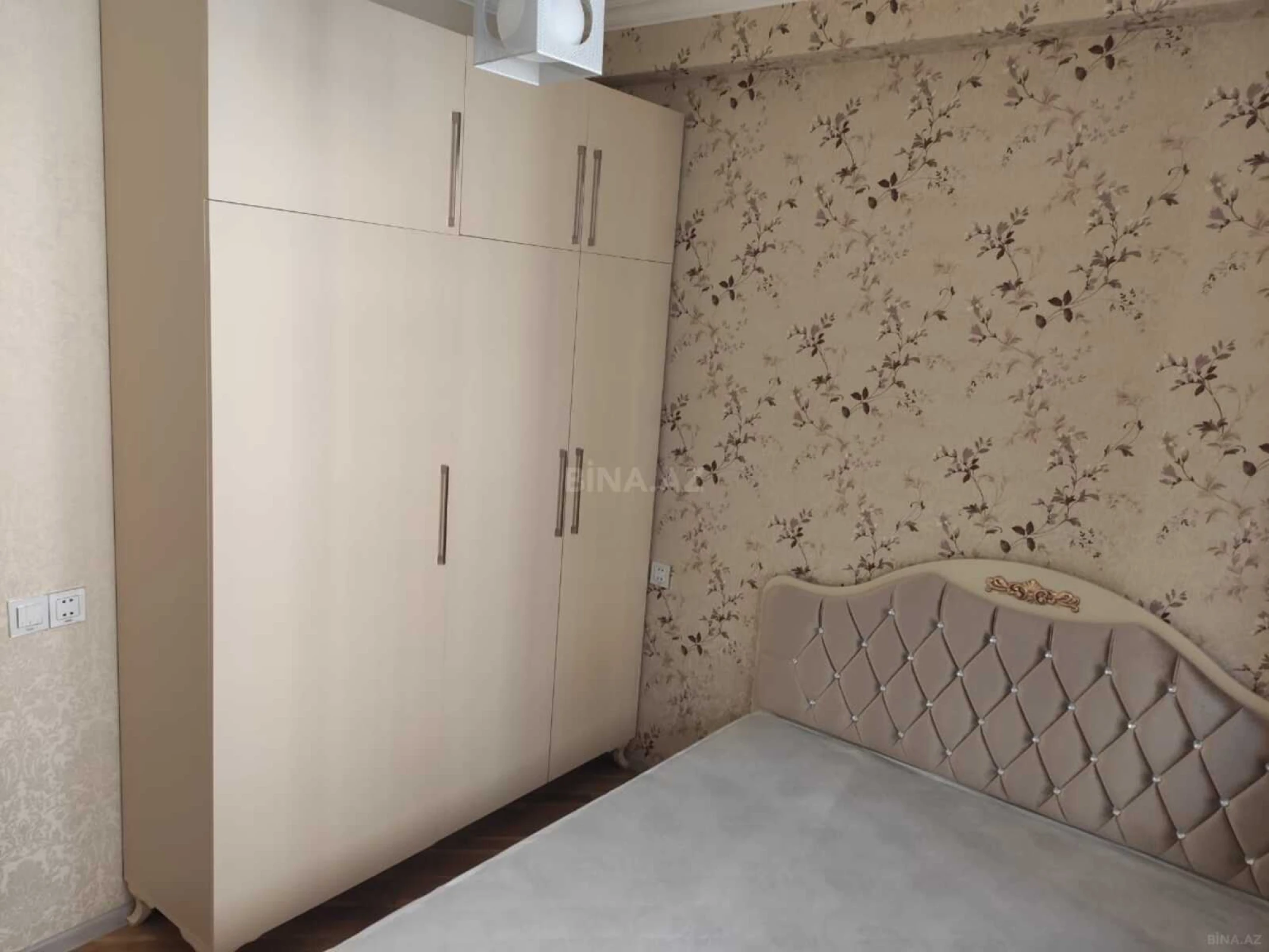 Satılır 2 otaqlı mənzil 80 m²