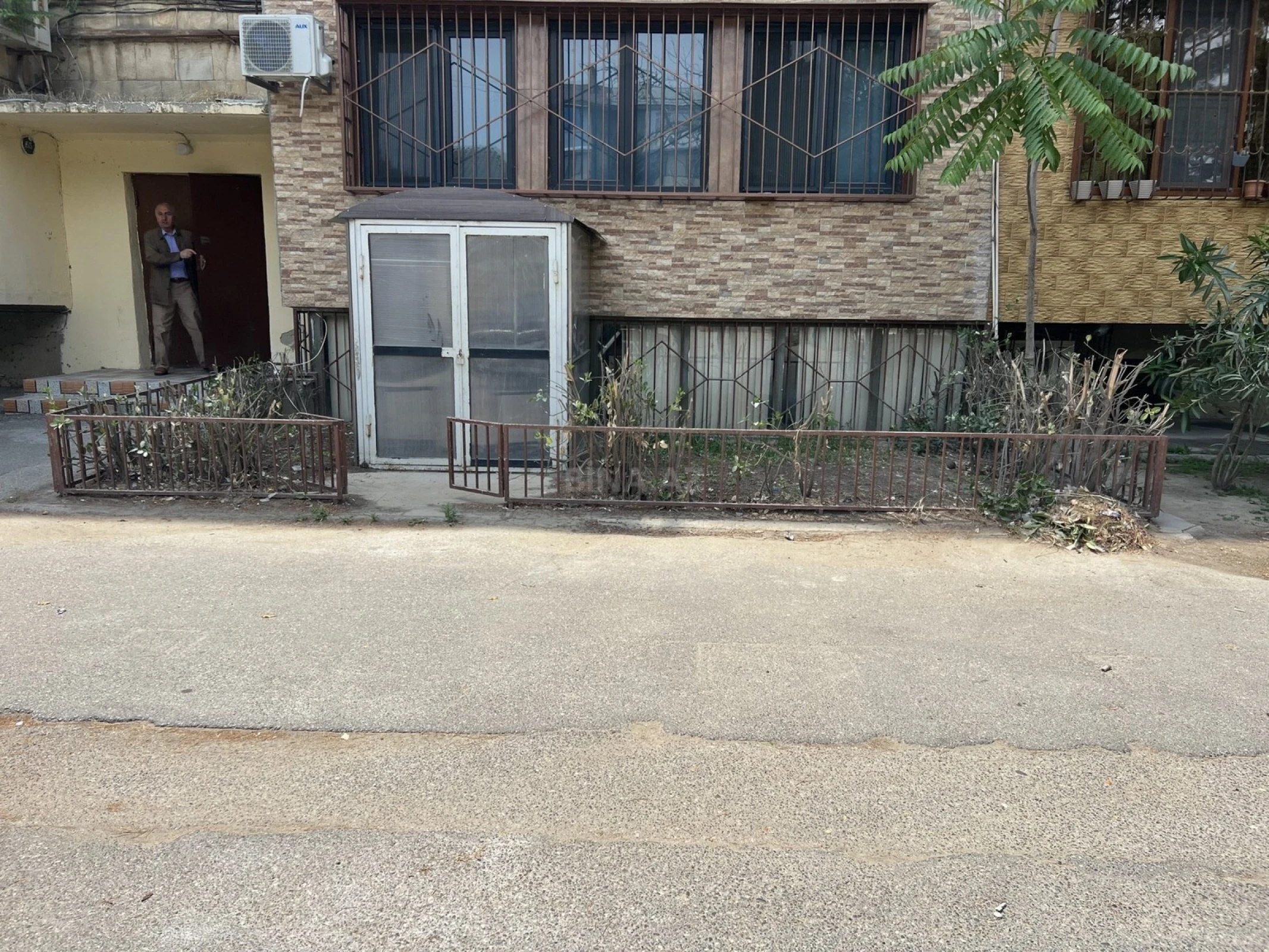 Satılır obyekt 80 m²