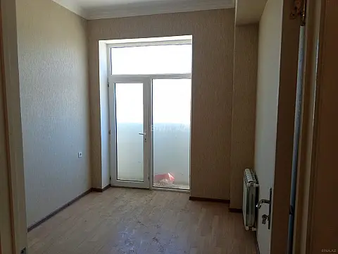 Satılır 4 otaqlı mənzil 83 m²