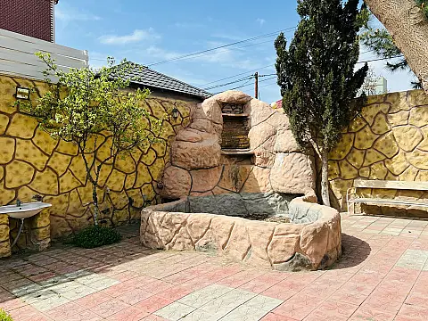 Satılır 8 otaqlı həyət evi 400 m²