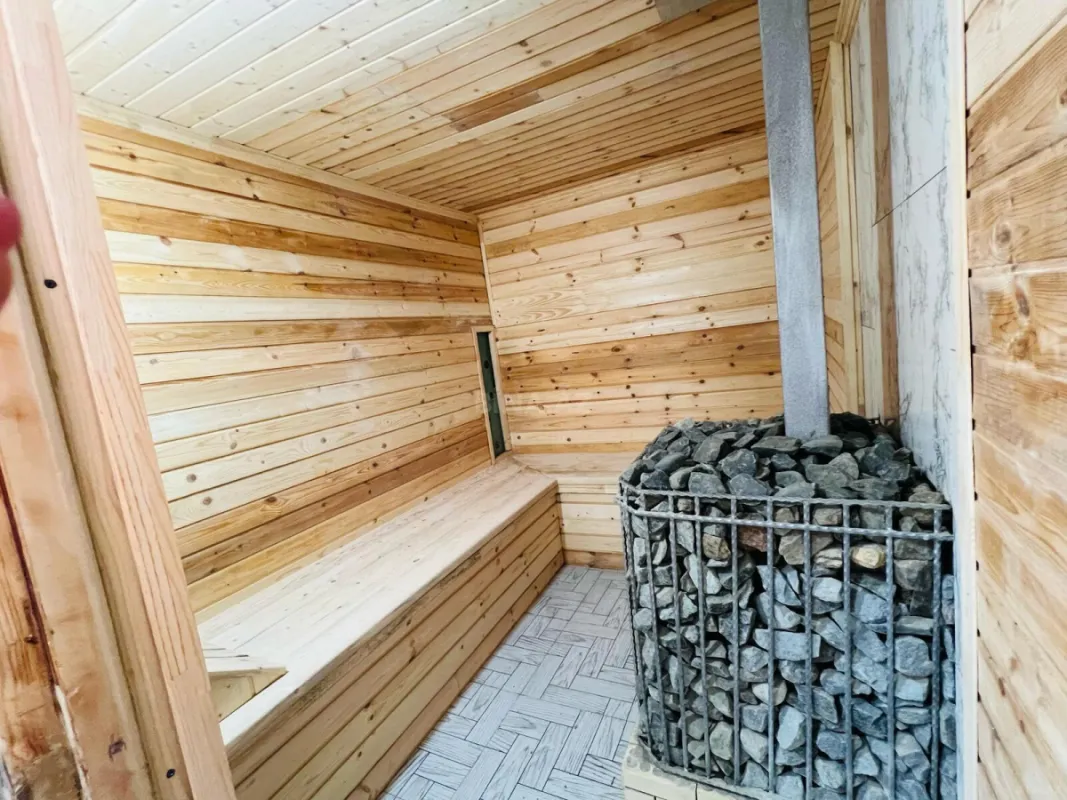 Satılır 8 otaqlı həyət evi 400 m²