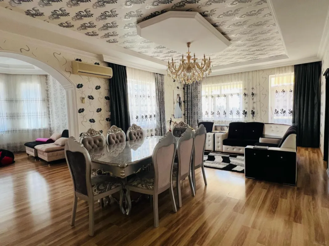 Satılır 8 otaqlı həyət evi 400 m²