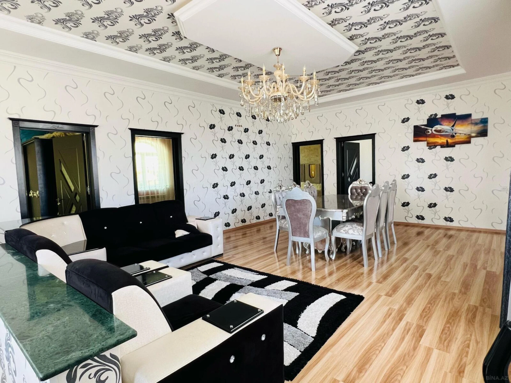 Satılır 8 otaqlı həyət evi 400 m²