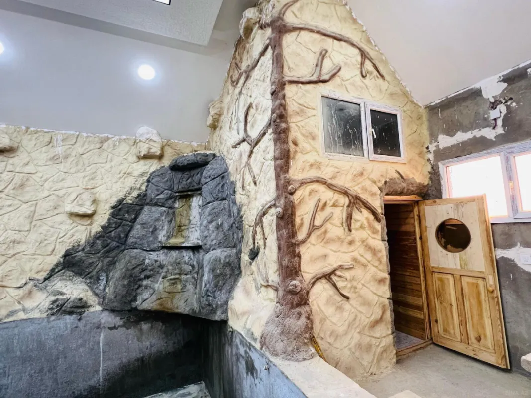 Satılır 8 otaqlı həyət evi 400 m²