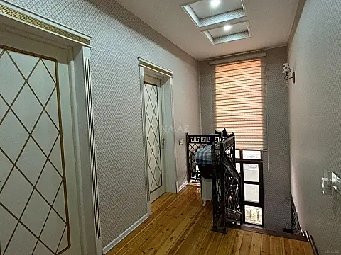Satılır 7 otaqlı həyət evi 220 m²