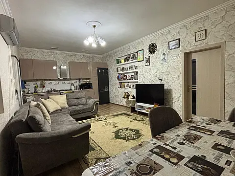 Satılır 7 otaqlı həyət evi 220 m²