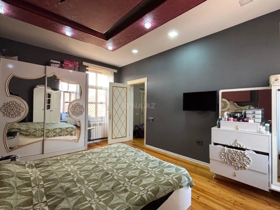 Satılır 7 otaqlı həyət evi 220 m²