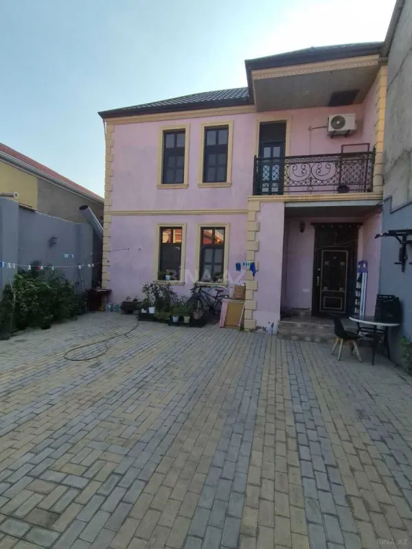 Satılır 7 otaqlı həyət evi 220 m²