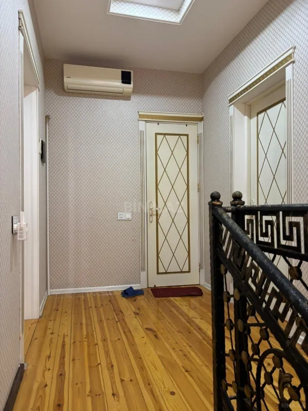 Satılır 7 otaqlı həyət evi 220 m²