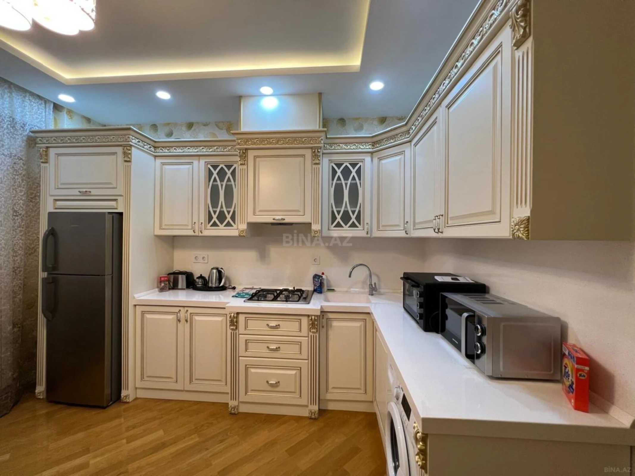 Satılır 2 otaqlı mənzil 110 m²