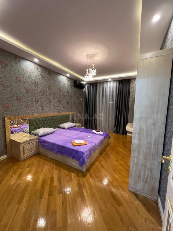 Satılır 2 otaqlı mənzil 110 m²
