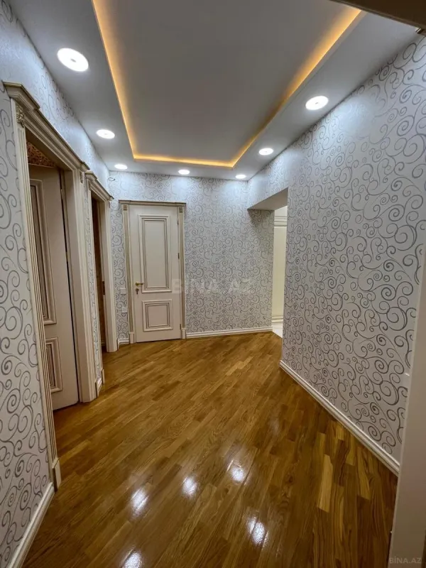 Satılır 2 otaqlı mənzil 110 m²