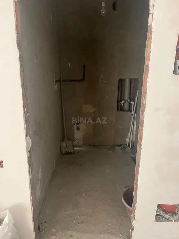 Satılır 4 otaqlı mənzil 185 m²