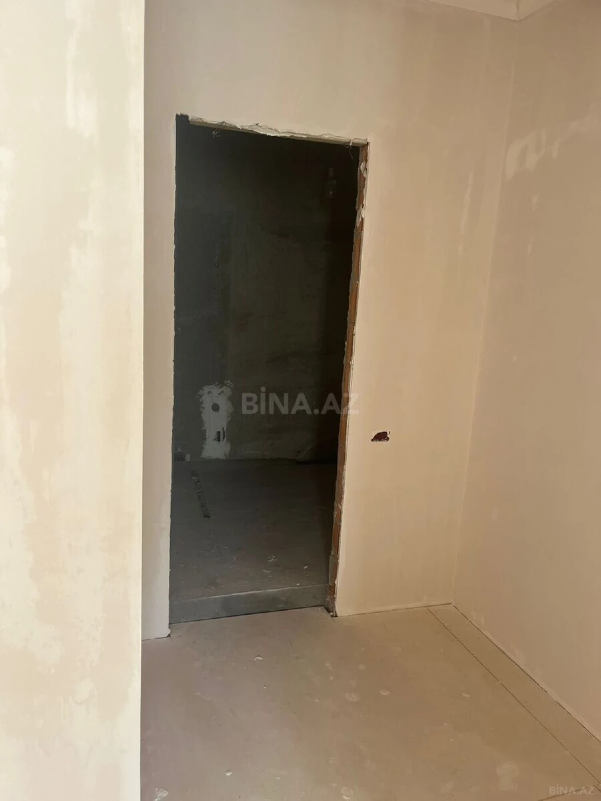 Satılır 4 otaqlı mənzil 185 m²
