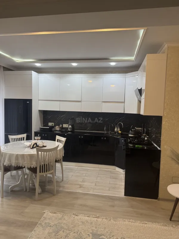 Satılır 3 otaqlı mənzil 107 m²