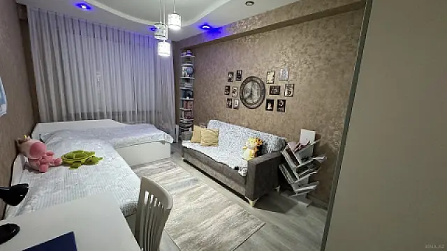Satılır 3 otaqlı mənzil 107 m²
