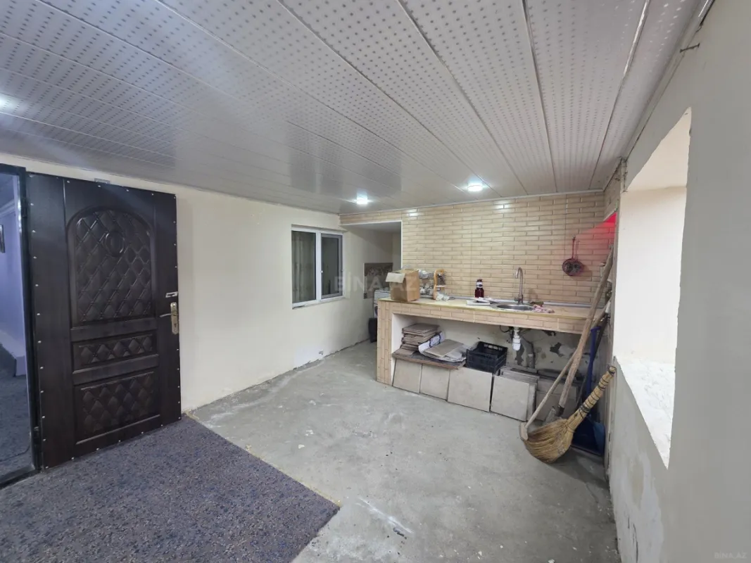 Satılır 8 otaqlı həyət evi 172 m²