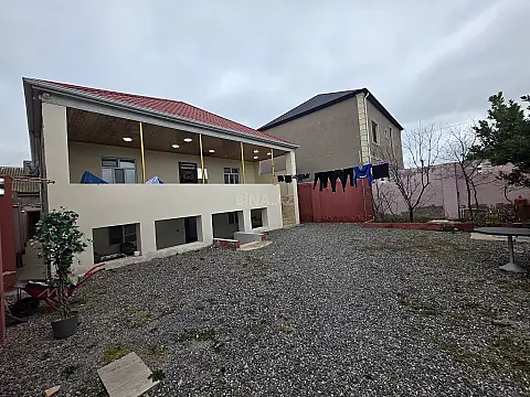 Satılır 8 otaqlı həyət evi 172 m²