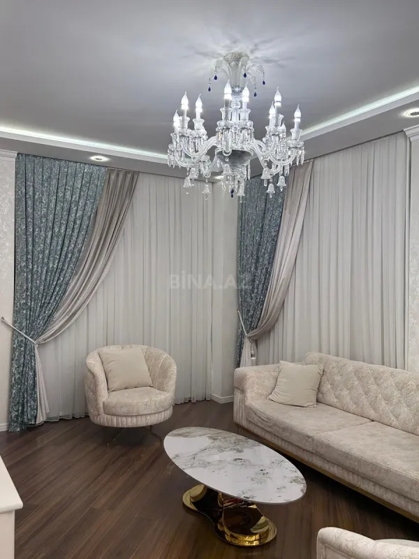 Satılır 3 otaqlı mənzil 148 m²