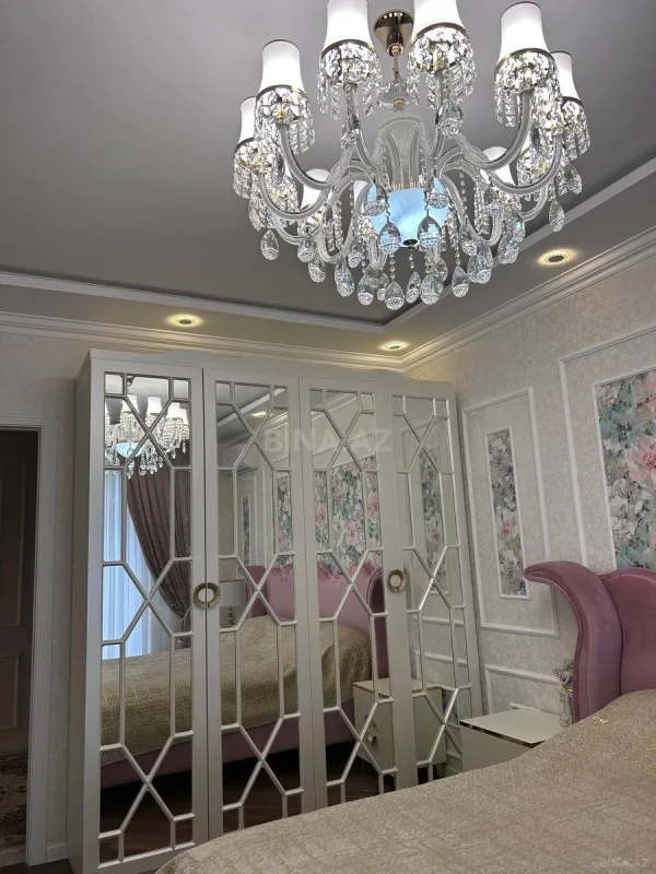 Satılır 3 otaqlı mənzil 148 m²