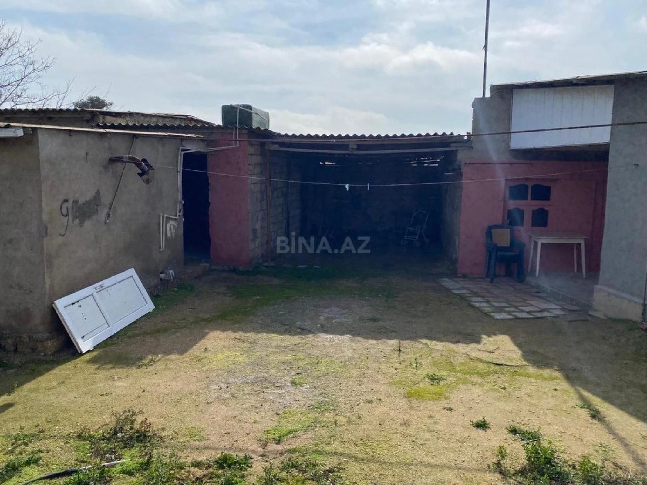 Satılır 6 otaqlı həyət evi 100 m²