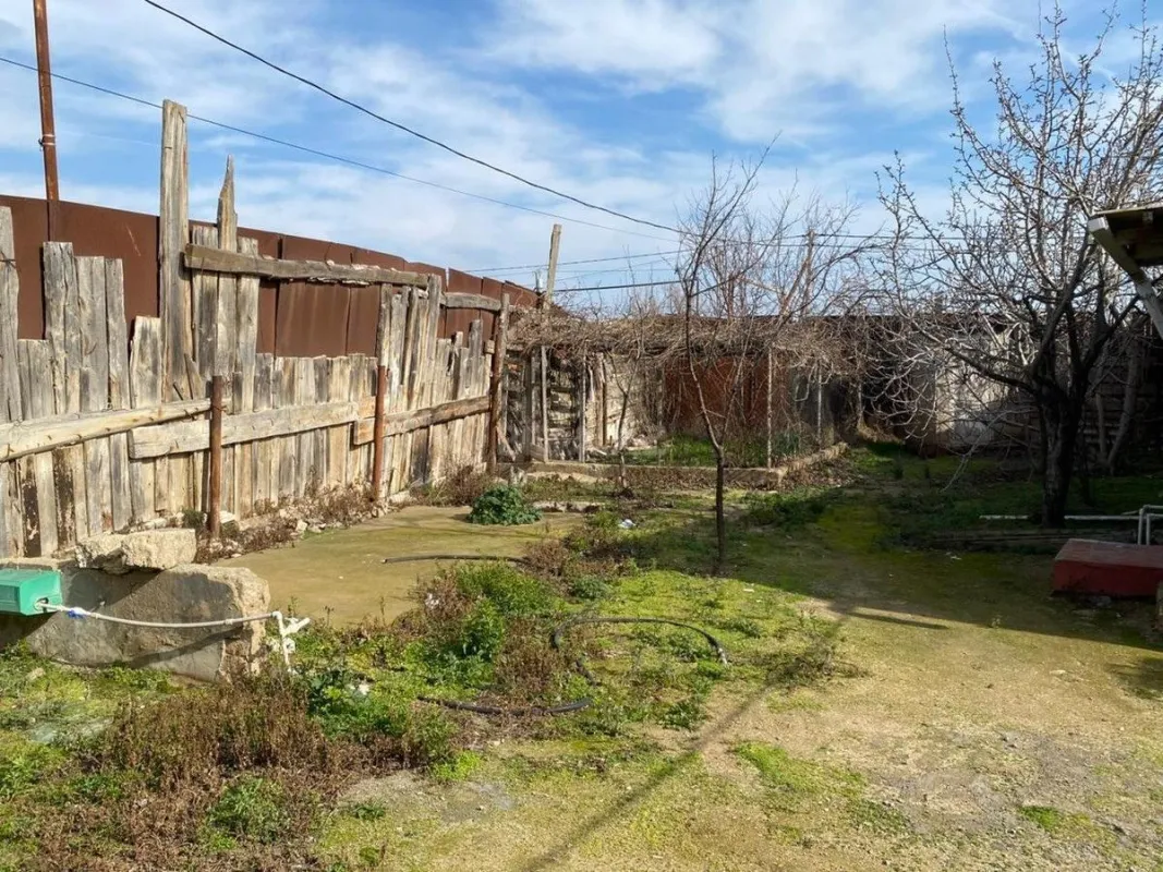 Satılır 6 otaqlı həyət evi 100 m²