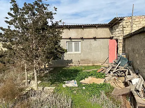 Satılır 6 otaqlı həyət evi 100 m²