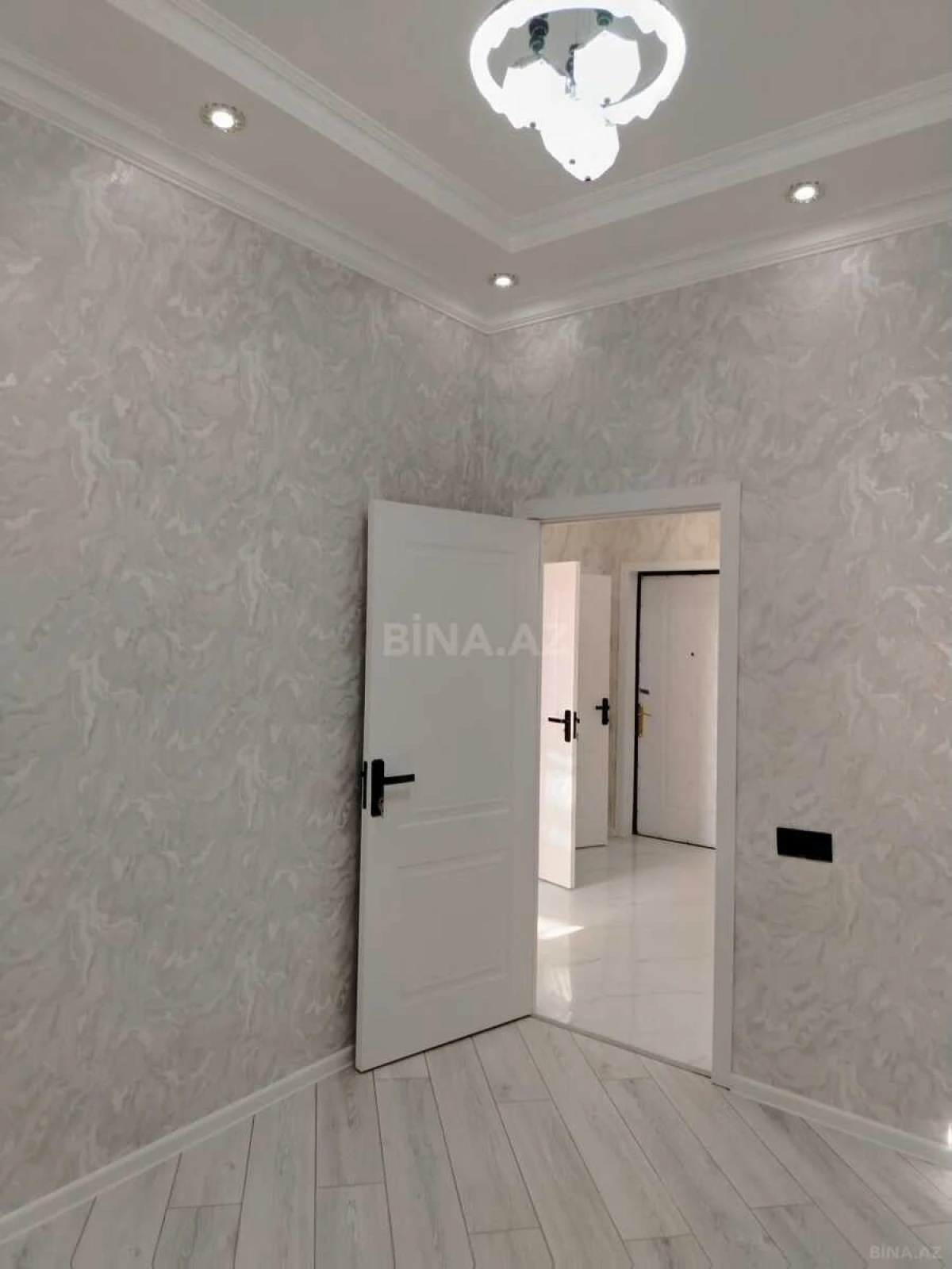 Satılır 3 otaqlı mənzil 76 m²