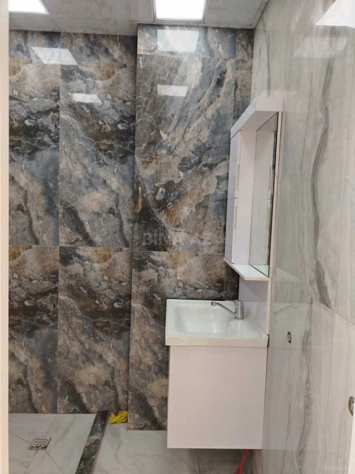 Satılır 3 otaqlı mənzil 76 m²