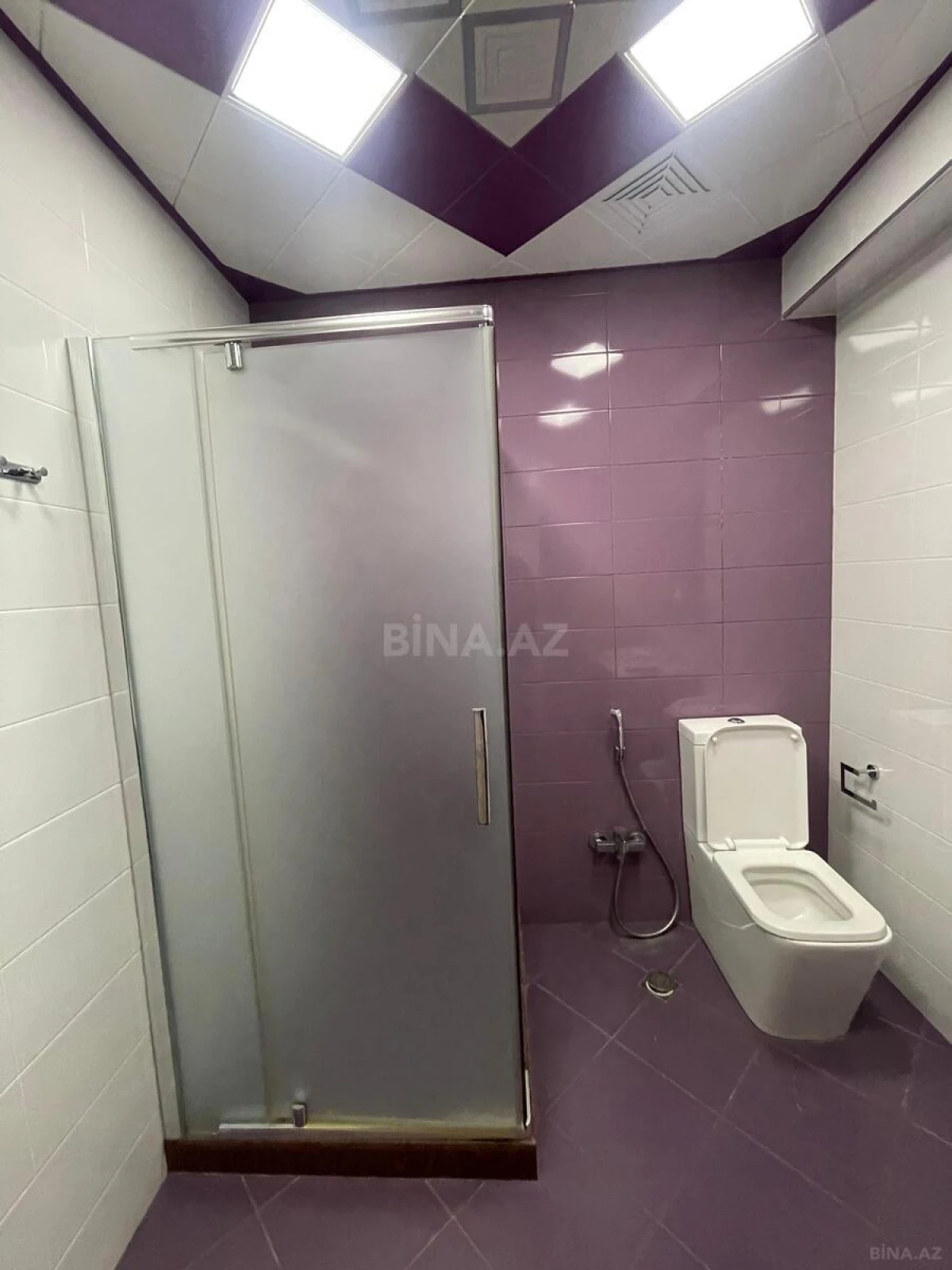 Satılır 3 otaqlı mənzil 136 m²