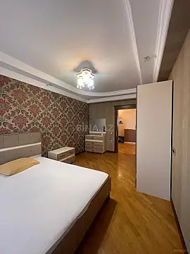 Satılır 3 otaqlı mənzil 136 m²