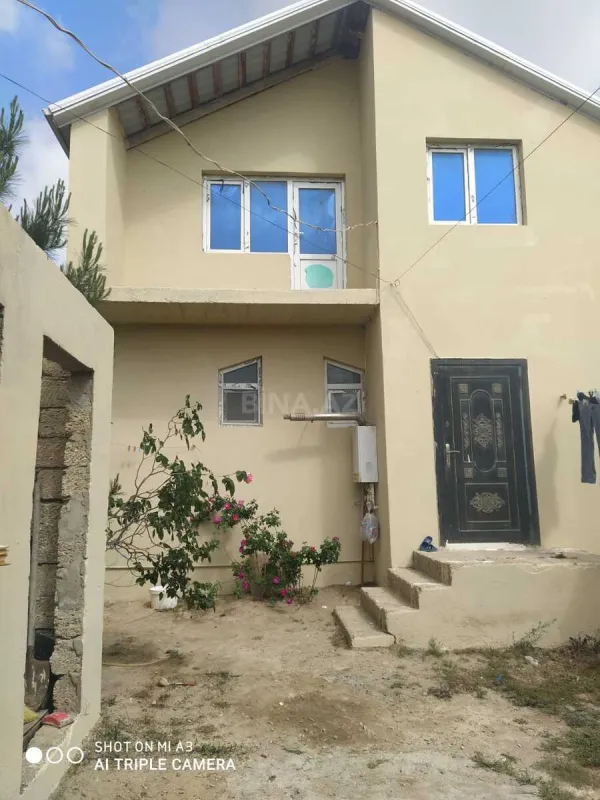 Satılır 4 otaqlı həyət evi 180 m²