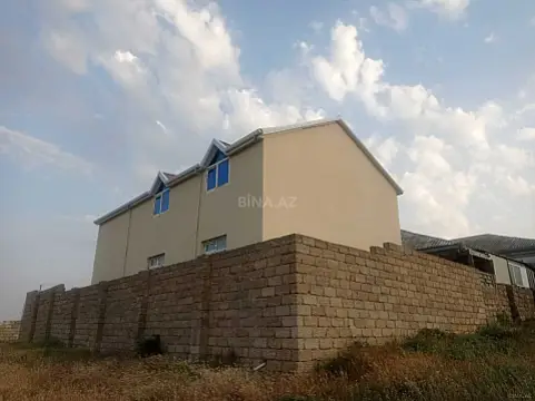 Satılır 4 otaqlı həyət evi 180 m²