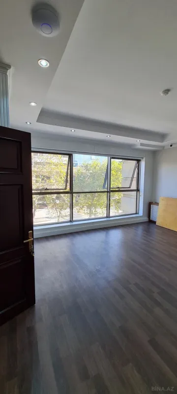 Kirayə verilir 11 otaqlı ofis 800 m²