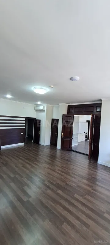 Kirayə verilir 11 otaqlı ofis 800 m²