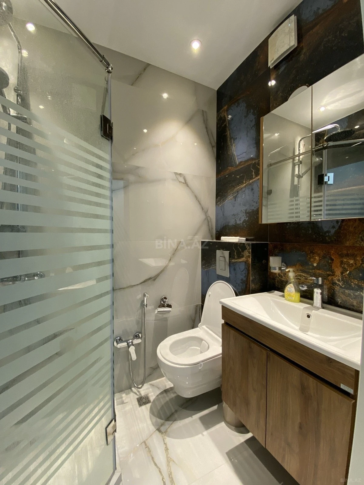 Kirayə verilir 2 otaqlı mənzil 55 m²