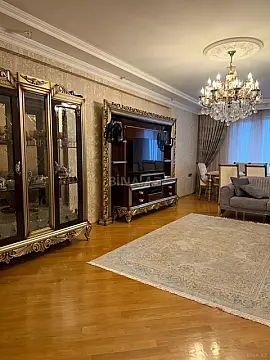 Satılır 3 otaqlı mənzil 176 m²