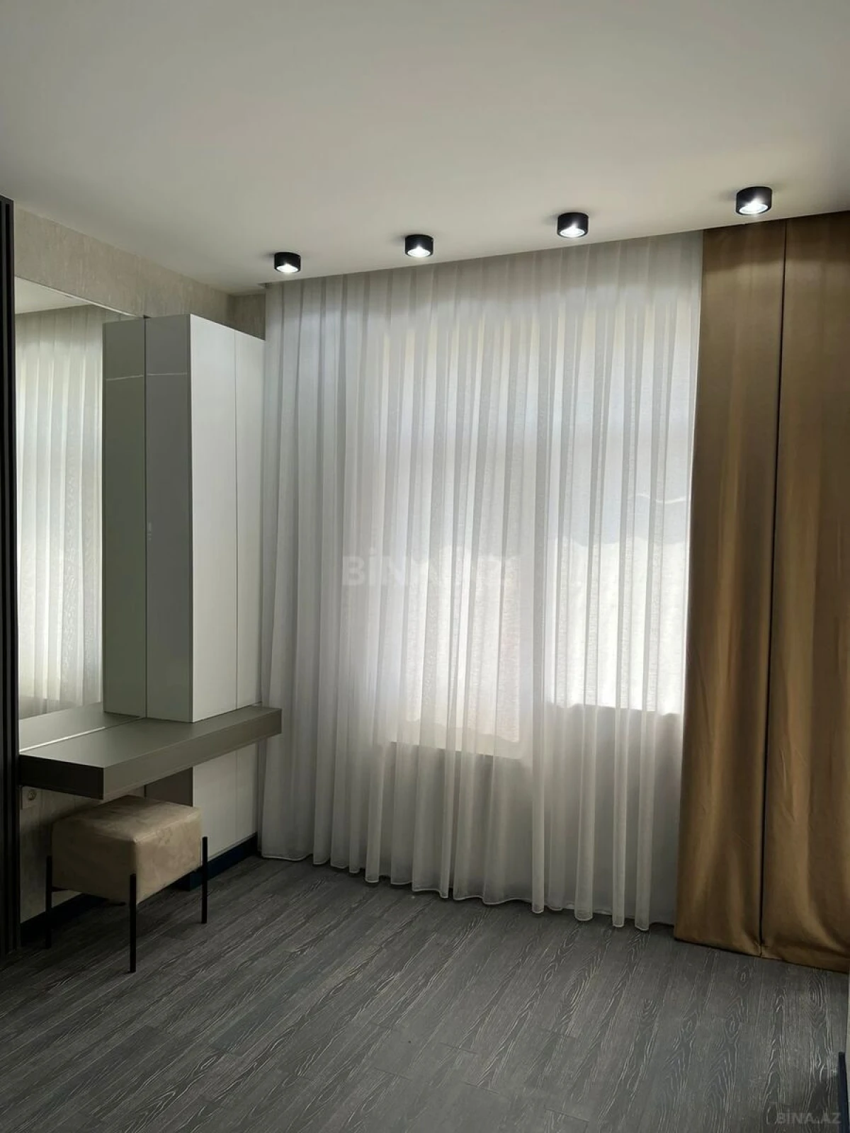 Kirayə verilir 2 otaqlı mənzil 70 m²