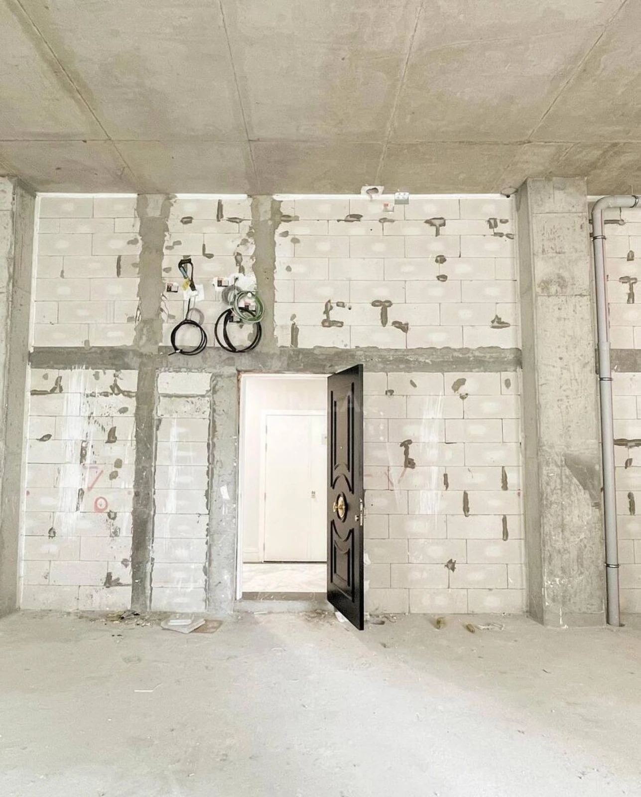 Satılır 1 otaqlı mənzil 59.8 m²