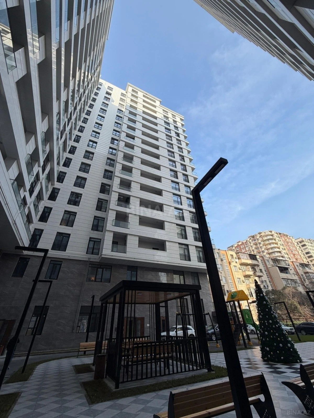 Satılır 2 otaqlı mənzil 94.5 m²