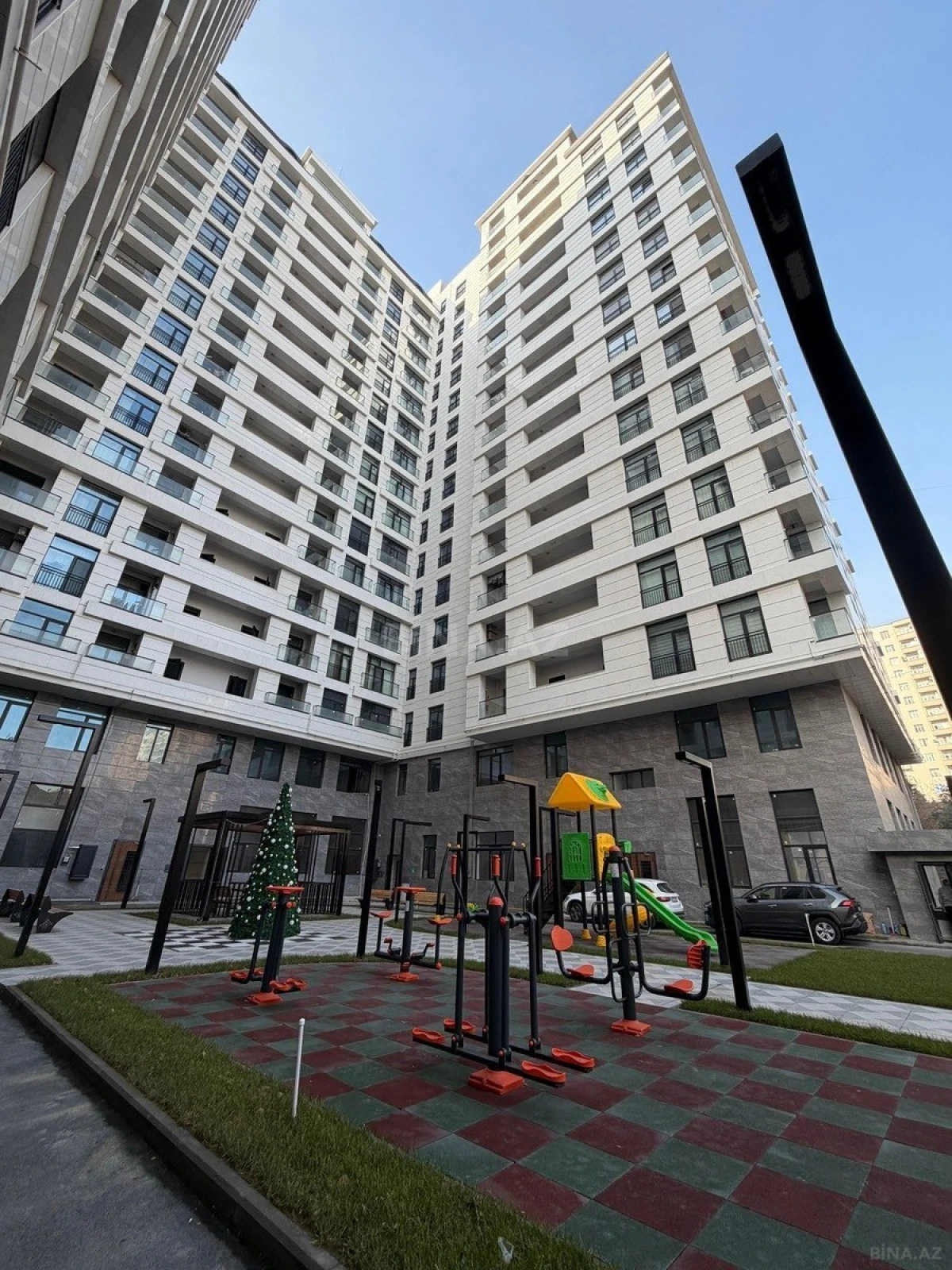 Satılır 2 otaqlı mənzil 94.5 m²