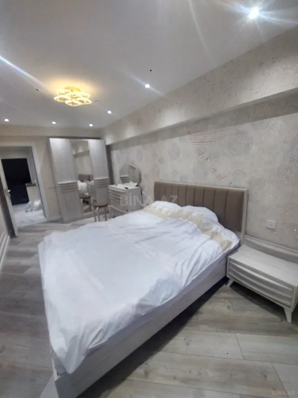 Satılır 2 otaqlı mənzil 65 m²