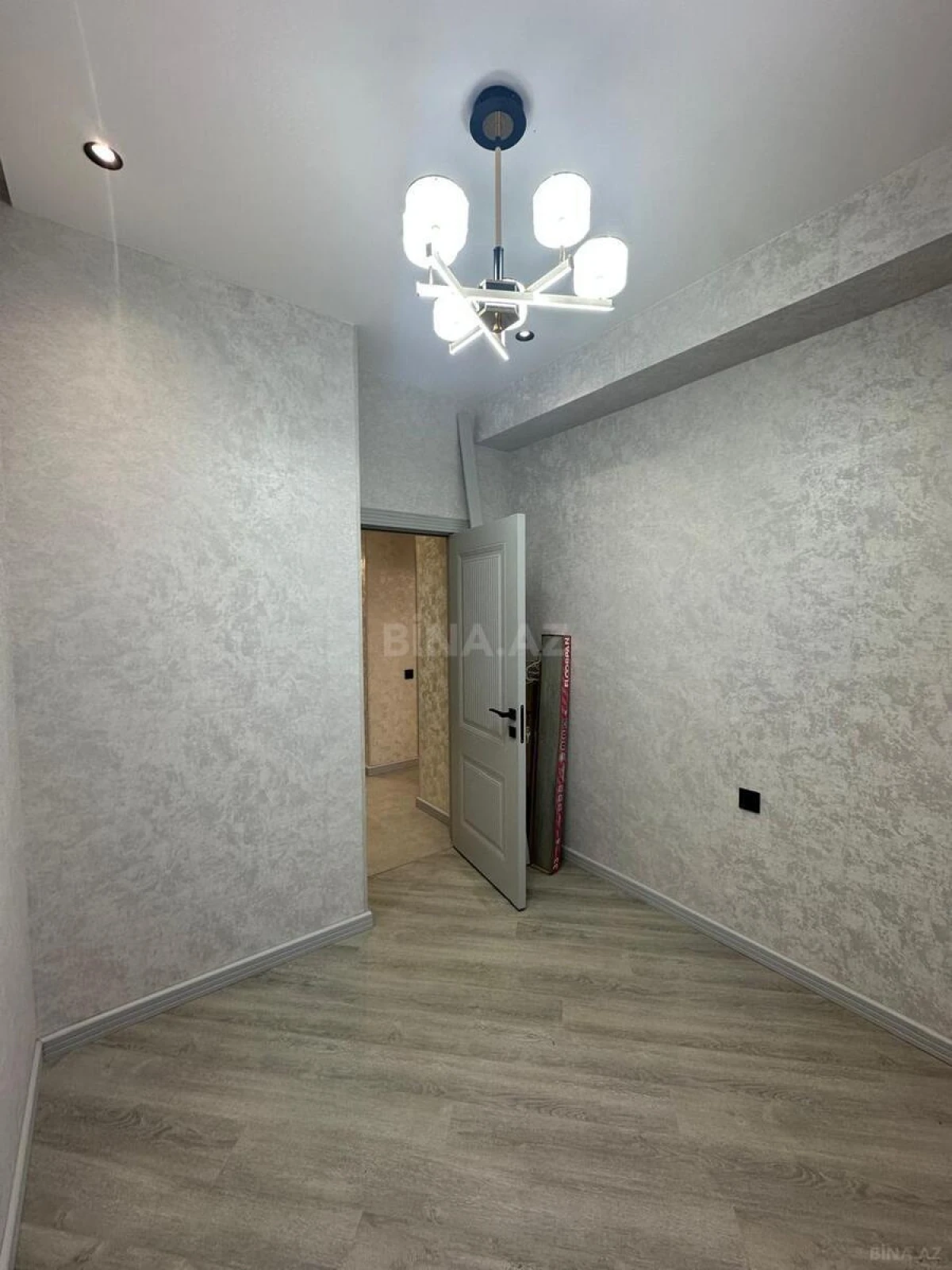 Satılır 2 otaqlı mənzil 62.7 m²